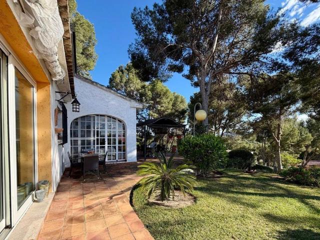 Casa en venta en Urbanización El Bosque, La Hoya de Buñol