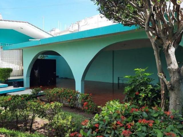 CASA EN VENTA COL. IGNACIO ZARAGOZA, VERACRUZ, VER