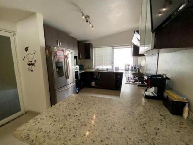 Casa en Venta. Colonia Petrolera. Coatzacoalcos, Veracruz