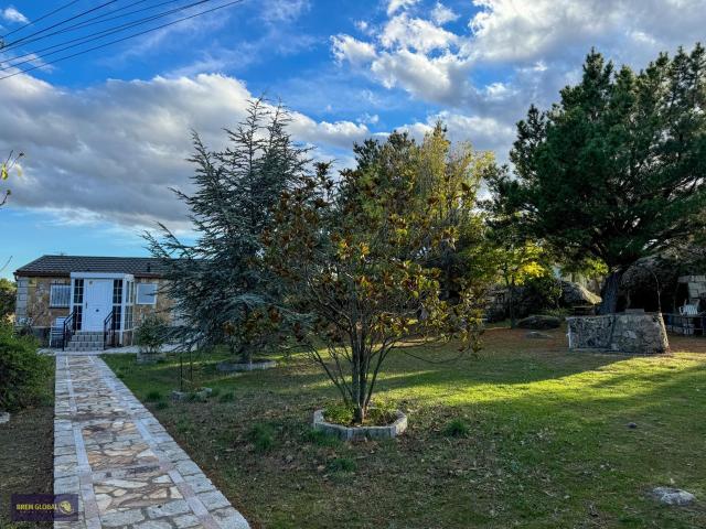 Casa en venta en Lozoyuela-navas-sieteiglesias