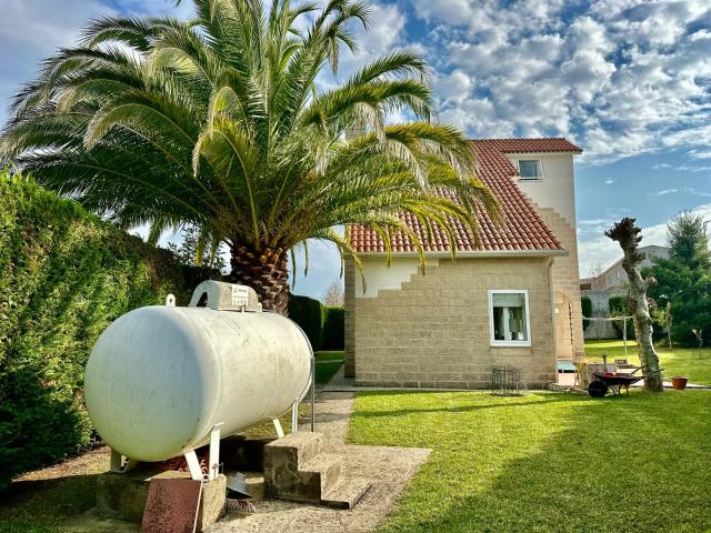 Casa en venta en Oleiros