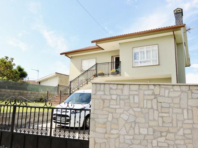 Casa en venta en Vilanova De Arousa, San Roque do Monte