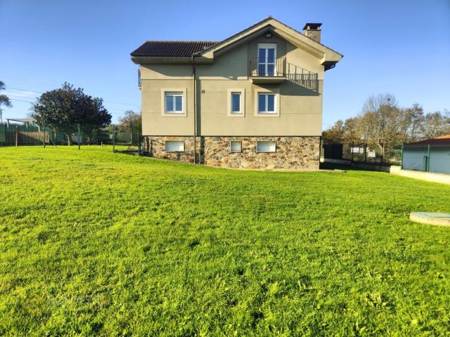 Casa en venta en Llanera, L'Arroyu