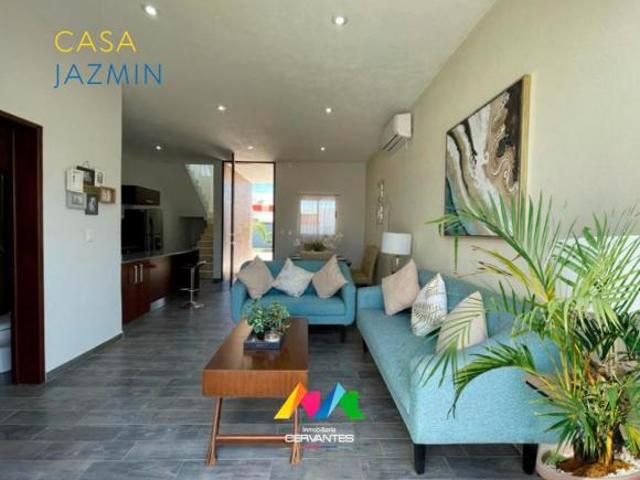 Casa en venta con alberca a 3 min de la playa