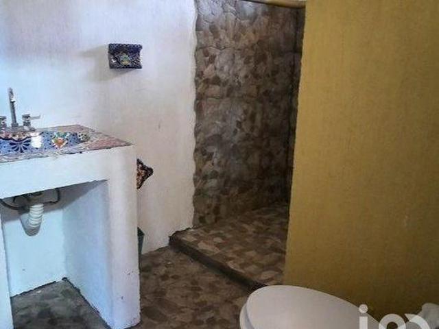CASA EN VENTA CON ALBERCA CLIMATIZADA EN TEOPISCA