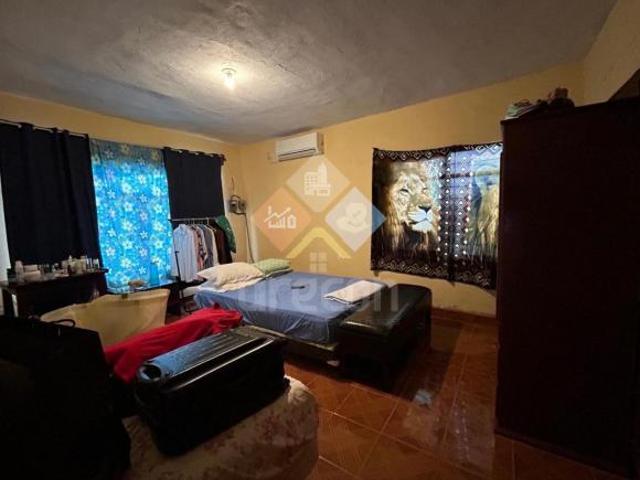 Casa en Venta con amplio terreno en Zona Centro de Xicotencatl