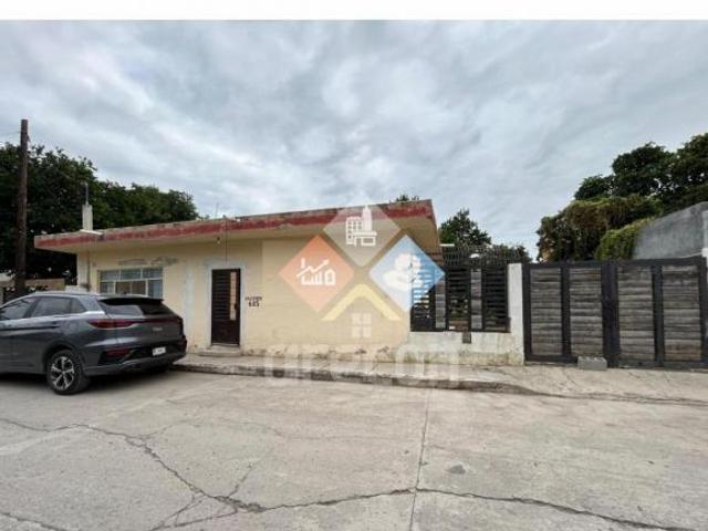 Casa en Venta con amplio terreno en Zona Centro de Xicotencatl