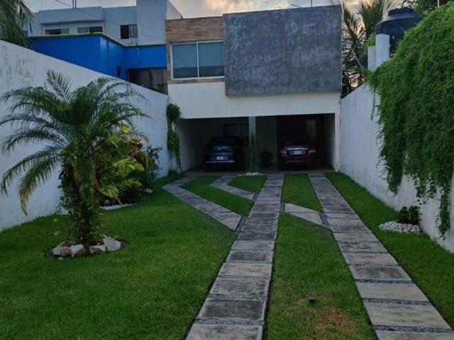 Casa en Venta con departamento independiente en Joyas de Mocambo