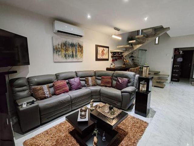 Casa en Venta con departamento independiente en Joyas de Mocambo