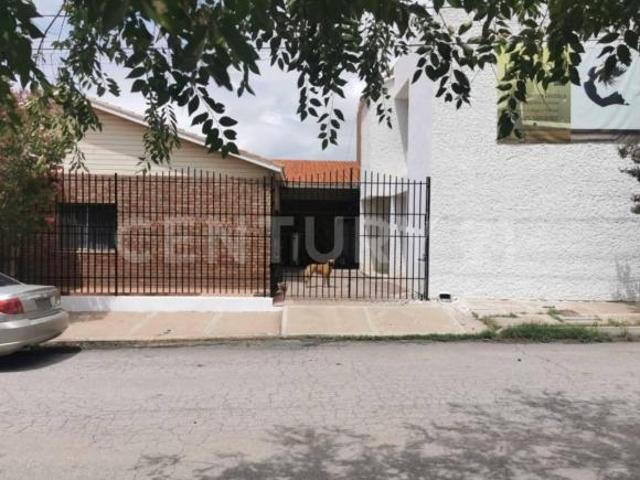 Casa en Venta con Local Comercial en Cd. Cuauhtemoc, Chihuahua