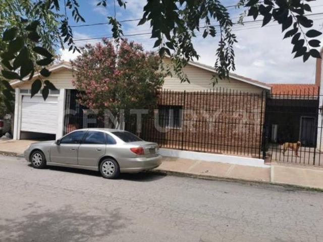 Casa en Venta con Local Comercial en Cd. Cuauhtemoc, Chihuahua
