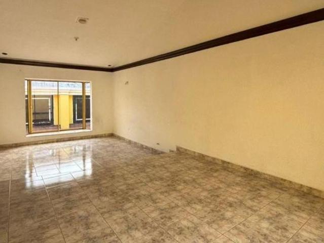 CASA EN VENTA CON RECAMARA EN PLANTA BAJA EN CUMBRES 4 SECTOR
