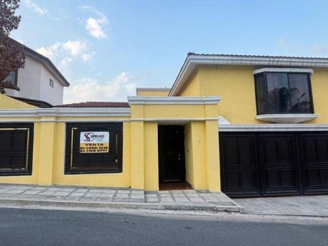 CASA EN VENTA CON RECAMARA EN PLANTA BAJA EN CUMBRES 4 SECTOR