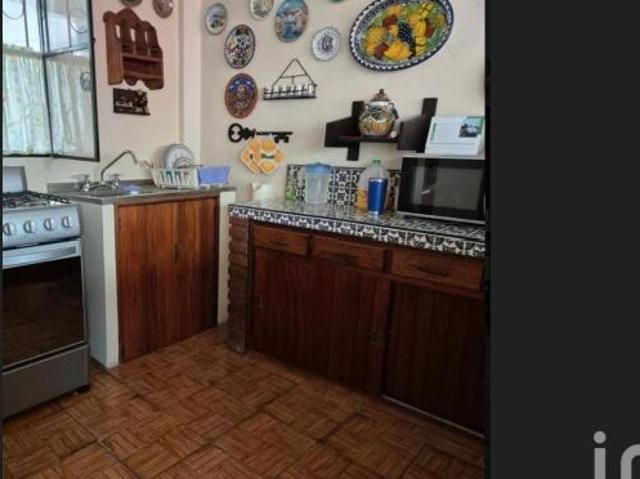 CASA EN VENTA CON TERRENO CON POTENCIAL COMERCIAL por 20 DE NOVIEMBRE