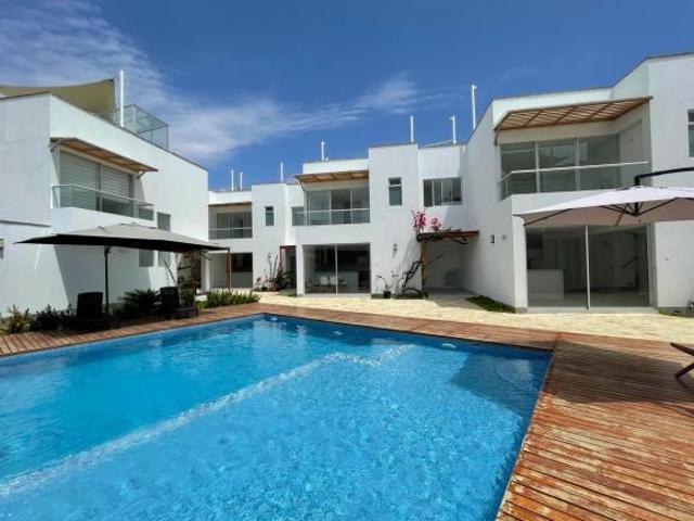Casa en VENTA CON TITULO DE PROPIEDAD de 221m2 frente al mar en Zorritos