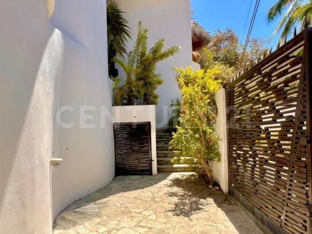 Casa en Venta con vista al Mar en Península de Santiago, Manzanillo.