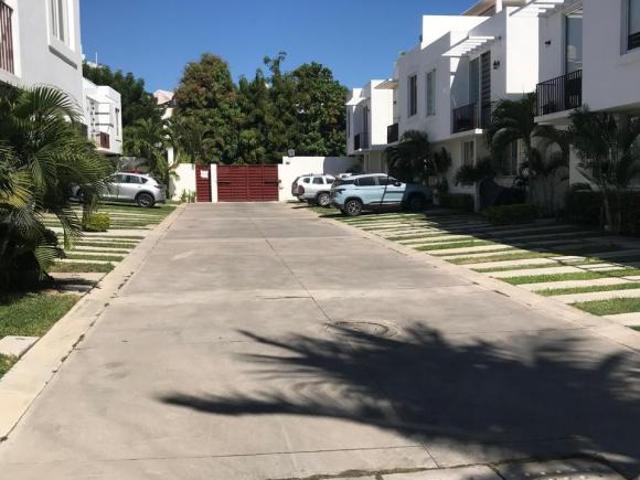 Casa En Condominio en venta en Manzanillo, Colima