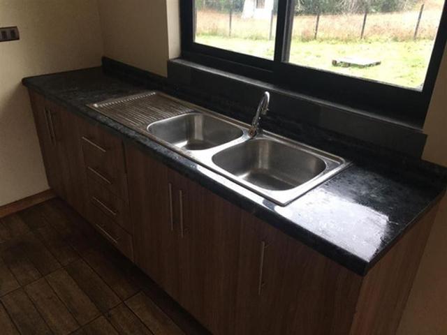 CASA EN VENTA DE 2 DORM. EN VALDIVIA