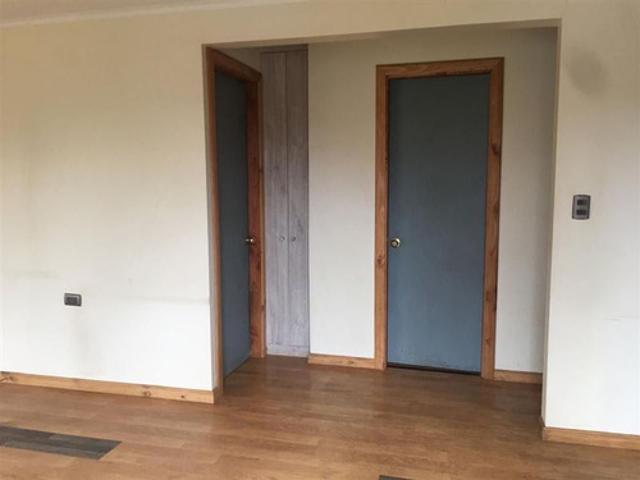 CASA EN VENTA DE 2 DORM. EN VALDIVIA
