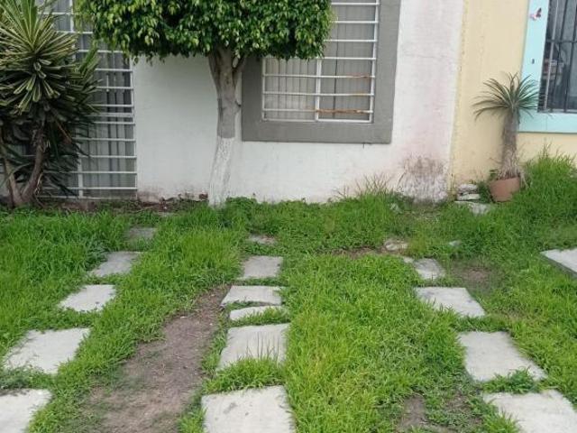 CASA EN VENTA DE 3 HABITACIONES CERCA DE PEÑAFLOR ES UN DUPLEX