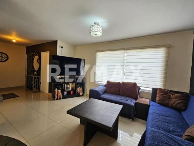 Casa en venta de 3 niveles en Flamingos. 4