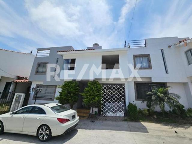 Casa en venta de 3 niveles en Flamingos. 4