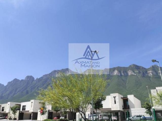 CASA EN VENTA DE GARCIA NUEVO LEON FRACC LAS CUMBRES PREMIER DS333