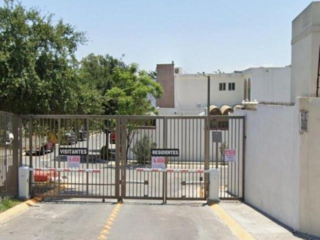 Casa En Venta De Recuperación Bancaria En San Nicolás De Los Garza, N.L. Ayrt