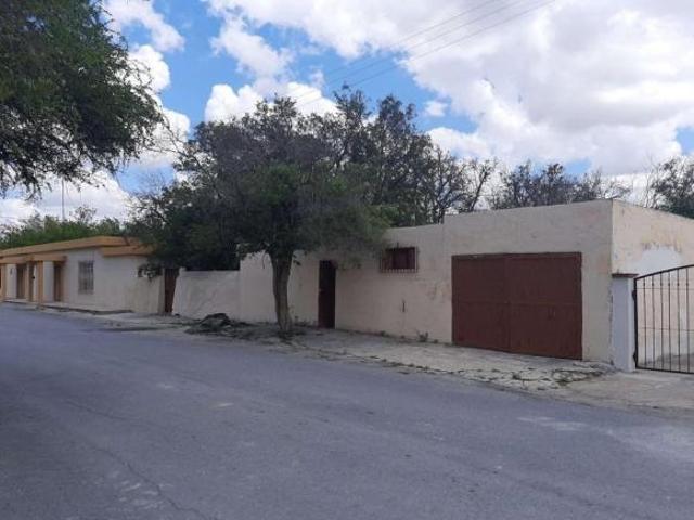 Casa en Venta de un piso Centro del Municipio de Paras N.L