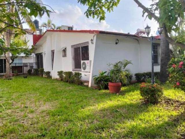 Casa en venta en Fraccionamiento La Floresta, Poza Rica