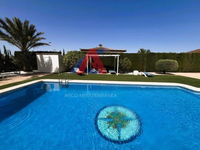 Casa en venta en Urbanització L'Ermita Vella, el Baix Vinalopó