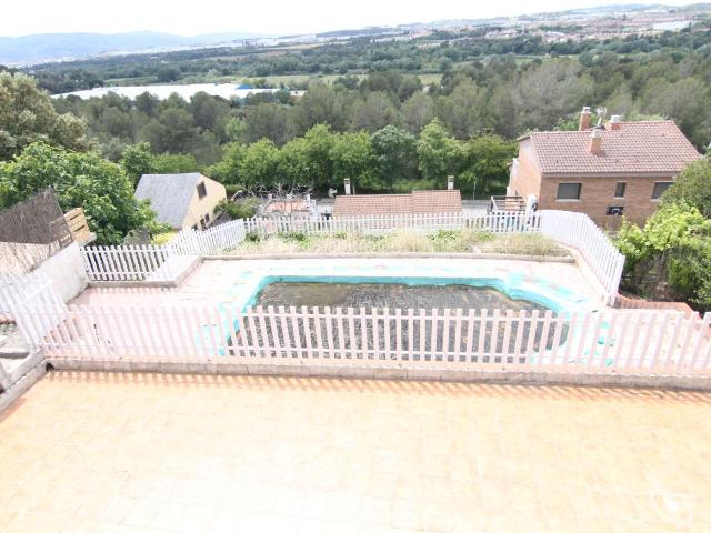 Casa en venta en Abrera