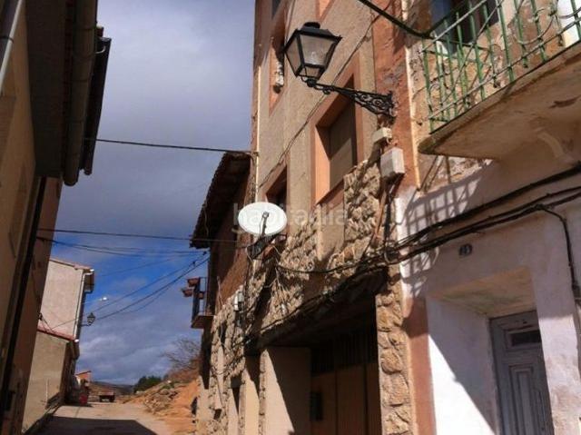 Casa en venta en Ademuz, Valencia
