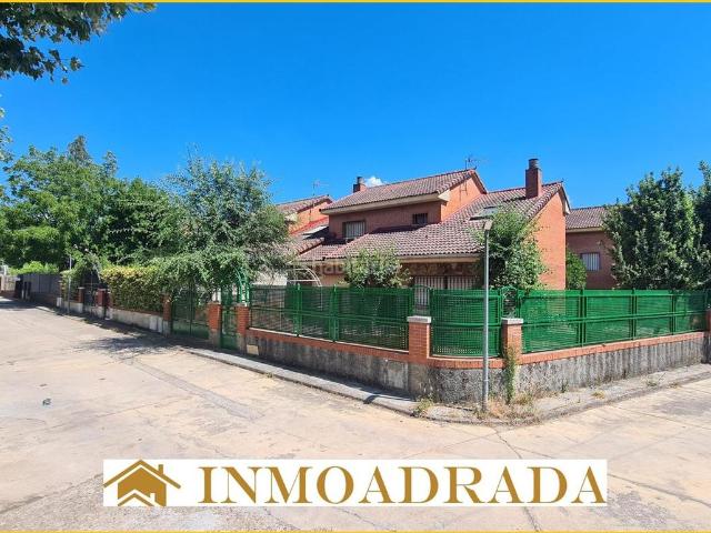 Casa en venta en La Adrada, Castilla y León