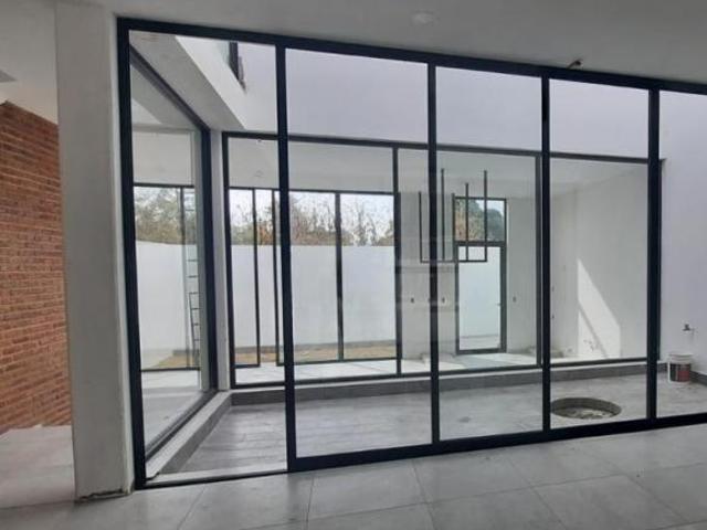 CASA EN VENTA EN AJIJIC