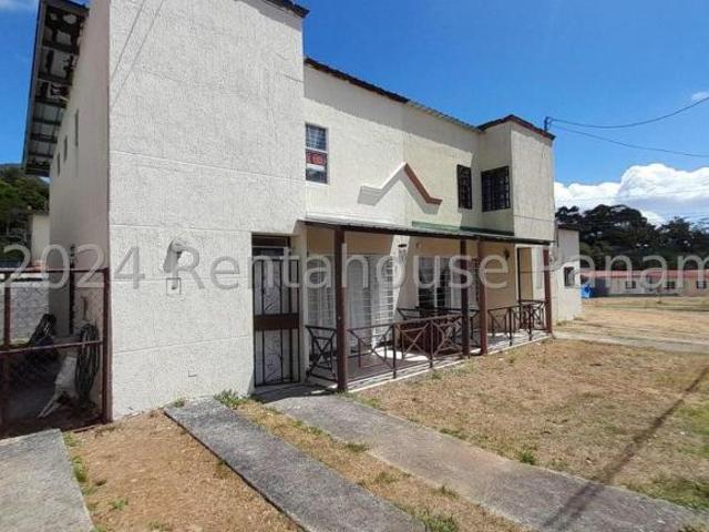 Casa en venta en Alameda de Las Cumbres 4R 3B
