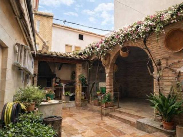 Casa en venta en Albelda De Iregua, La Rioja