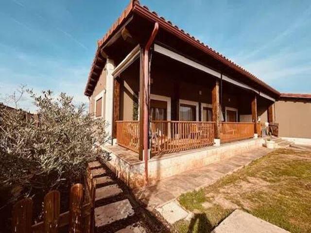 Casa en venta en Albelda De Iregua, La Rioja