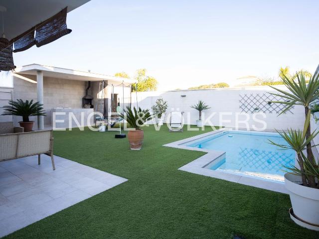 Casa en venta en Alcalá De Guadaíra, Andalucía