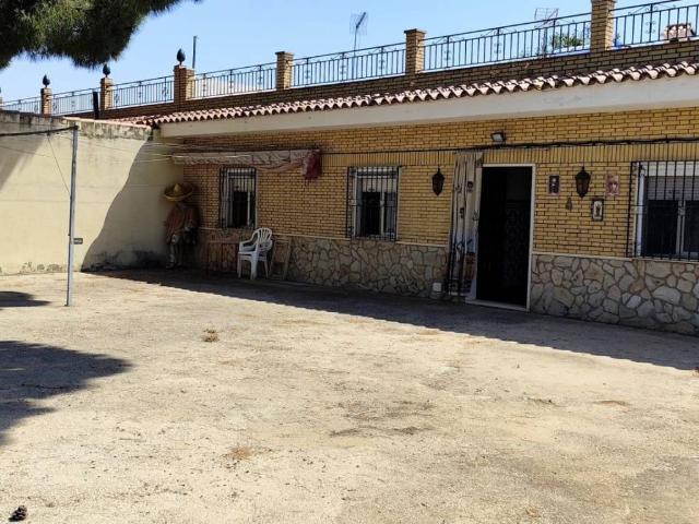 Casa en venta en Guillena, Andalucía