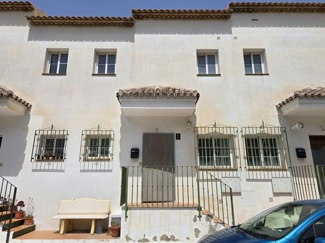 Casa en venta en Alcaucín, Málaga