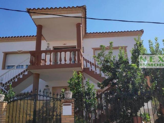Casa en venta en Alcuéscar, Cáceres