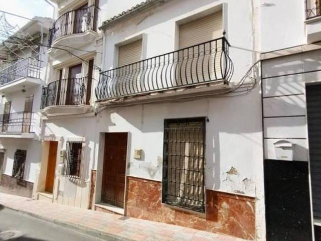 Casa en venta en Algarinejo