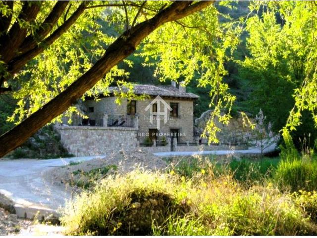 Casa en venta en Algarinejo