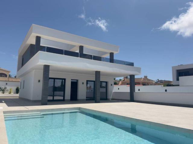 Casa en venta en Algorfa