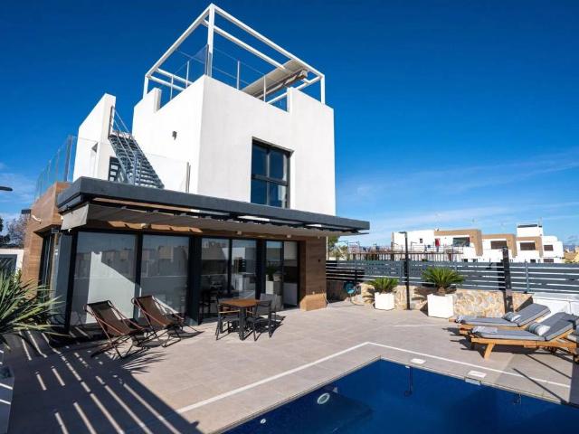 Casa en venta en Algorfa