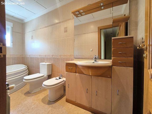 Casa en venta en el Vinalopó Mitjà / El Vinalopó Medio, Valencia