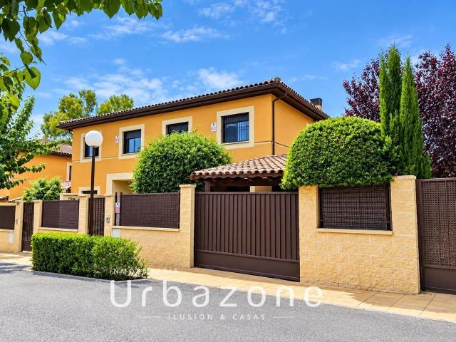 Casa en venta en Casco Antiguo - Santa Cruz - Ayuntamiento, l'Alacantí