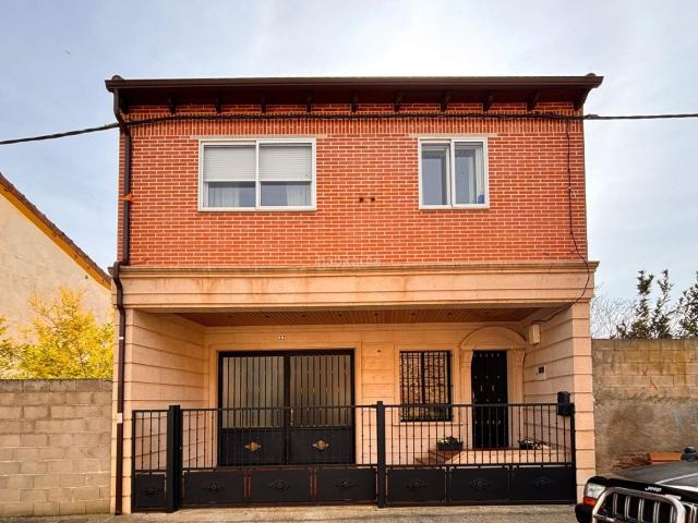 Casa en venta en Alija Del Infantado, Castilla y León