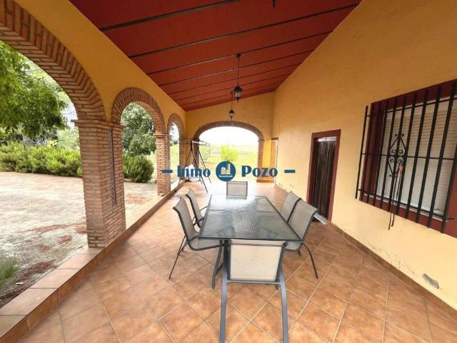 Casa en venta en Aljucén, Badajoz